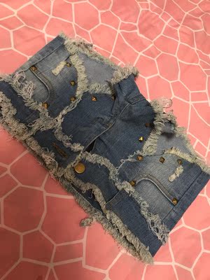 短裤收到了，棒棒的，特别的喜欢。。穿上很性感欧。