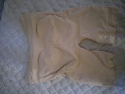 很好的打底裤，孕期买了两条都不如这条舒服，弹性非常大，不起球不掉色，穿着很舒服，满意