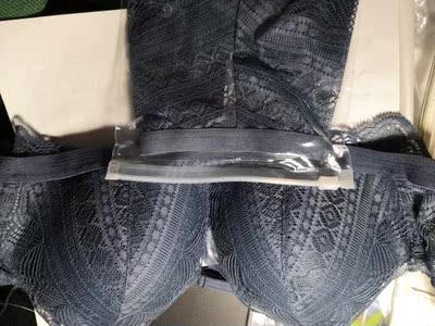 好看！而且这个蕾丝很柔软很舒服 试穿也很舒服 很贴合