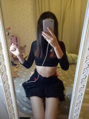 面料很滑 怎么说呢 想怎么穿都可以