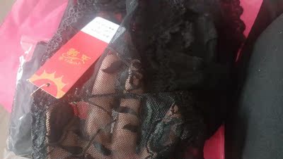 付款后隔了一天就到了，内裤都是独立包装的，打开检查了一下，没有问题，做工比较精细，面料也很好，真的挺性感的，已经洗了，等穿过后再来追评