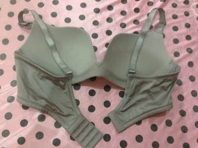 宝贝收到后，上身试了试，很舒服，尺码也正好，面料也可以，物流速度也快，颜色面料什么的都很喜欢，值得拥有哦