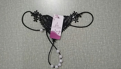 收到货了，保密做的很好，看起来很满意，洗了一下，然后和男票约会，男票洗澡的时候，我穿上躲在被窝里，男票回来之后，掀开被窝一看，眼睛冒绿光，感觉比平时更卖力，男票说没想到我会穿成这样，太性感了，特别喜欢，看来姐妹说生活需要调剂没错，在老板的推荐下，又买了两套性感的，期待和男朋友约会时候男朋友，冒绿光的眼神，可惜不敢传真人秀图片，发几张实物图吧。