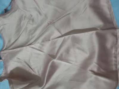 很满意,本来物流出了一些问题,客服很积极的,帮忙解决了,谢谢衣服质量很好,本来东西没多大希望,夏天穿上凉快一下,摸着很舒服的物超所值 很满意,本来物流出了一些问题,客服很积极的,帮忙解决了,谢谢衣服质量很好,本来东西没多大希望,夏天穿上凉快一下,摸着很舒服的物超所值