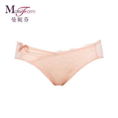 每个人背后都有别人体会不到的辛苦；每个人心里，都有旁人无法感受的难处。坚强的外表下，隐藏着不能说的心声；微笑的表情下，掩饰着不可露的心情。总把最灿烂的笑容，展示在人前；总把最落寞的心痛，掩埋在身后。路一步一步走着，留下的脚印自己最清楚；事一点一点做着，其间的艰辛自己最明白。你走得累不累，脚知道；你撑得难不难，肩知道；你过得好不好，心知道。坚强的人，都是在风雨中含泪奔跑。