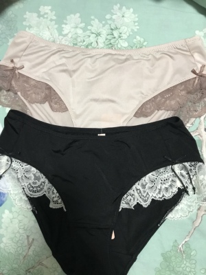 一起买了三条，面料很舒服，喜欢这个款，小可爱，还带点小性感。这个颜色很特别，带一点点淡淡的粉。