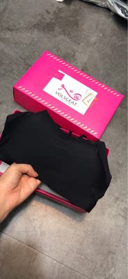 收到宝贝就立马打开啦.的确物有所值.穿上很舒服.没有束缚感.面料透气舒适.准备在拍一件换着穿.