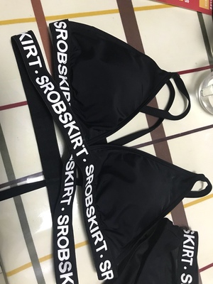 号码偏小，164. 55，买了L号，过水轻微掉色，发货物流快，满意。