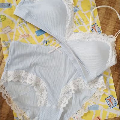 客服姐姐很用心，说没有蓝色，但还是想办法给我了蓝色，衣服裤子穿的很舒服也很漂亮百分之百值得你拥有