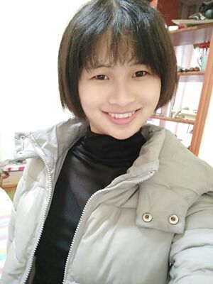 收到宝贝了，质量很棒棒哒，摸起来很柔软很舒服，黑色的比较百搭，可以内搭也可以外穿吧，高领的很完美，可以保护我的脖子不被冻着了，哈哈哈，个人觉得很大爱，好评！