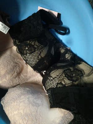 第一次不满意，退回去卖家很耐心，又换了个黑色，今天拿到快递 很满意，准备洗了，等穿过后再来追评 给大家做个参照