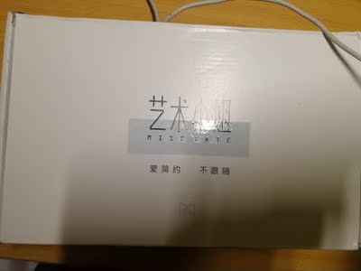 灰褐色的那件我已经洗了穿在身上了就没有拍图，内衣版型很好看，我是小🐻之前买过下厚上薄的内衣不好穿，后来就一直穿运动内衣，在小红书上看了之后来买的，穿上没有空杯，面料流年款是滑滑的，还不错，穿了肩带也没有经常掉，挺满意的