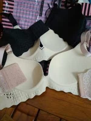 罩罩不错，反正我是很喜欢了，也聚乳啊，显胸大，那么便宜买的质量也OK了，能接受，比在实体店买的要便宜，质量还好，祝生意兴隆