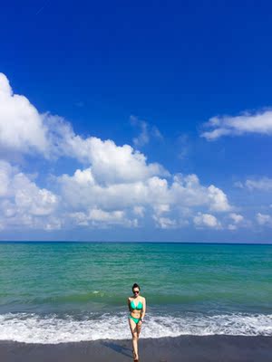 罩杯稍微小了，我75D感觉侧边还是会有点包不住，但是颜色很好看！