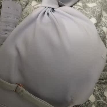 很喜欢，很好看，布料很软，摸起来滑滑的