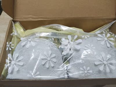 内衣穿起来很舒服 质量也很好 还送了排钩 大赞👍