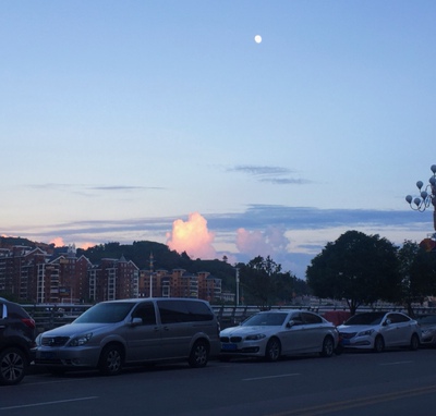 东西包装严实,送的包装泡沫也很好,晶莹剔透,每颗泡泡都很饱满。收到货后我捏了一半,剩下的一半收起来了,留着下一次再捏。每一颗泡泡都能发出清脆的响声,决无哑泡,这是一般的泡泡所不能媲美的。老板很热情,还送了数据线当小礼物,正好和我的苹果匹配。当我轻轻的把数据线插进我的iPhone,就能听到她那熟悉的娇喘,只有大小合适的正品插头才能做到这一点。我忍不住拔出来又反复抽插了几次,享受着这种声音带给我的快感。最后要说一说外包装,包装上写满了7dic,大概是比666还要再好一点的意思吧。走在路上拿着快递感觉整个人都要飞起了,路人看见都纷纷对我说:showmeyourdic! 东西包装严实,送的包装泡沫也很好,晶莹剔透,每颗泡泡都很饱满。收到货后我捏了一半,剩下的一半收起来了,留着下一次再捏。每一颗泡泡都能发出清脆的响声,决无哑泡,这是一般的泡泡所不能媲美的。老板很热情,还送了数据线当小礼物,正好和我的苹果匹配。当我轻轻的把数据线插进我的iPhone,就能听到她那熟悉的娇喘,只有大小合适的正品插头才能做到这一点。我忍不住拔出来又反复抽插了几次,享受着这种声音带给我的快感。最后要说一说外包装,包装上写满了7dic,大概是比666还要再好一点的意思吧。走在路上拿着快递感觉整个人都要飞起了,路人看见都纷纷对我说:showmeyourdic!