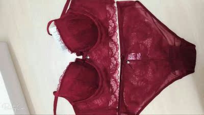 内衣穿着挺舒服的，穿上胸部也挺起来了，很性感很饱满！很满意！