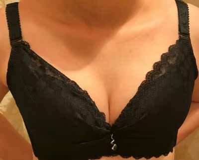 产品质量非常好，收到包裹也很好，很可爱，特别洗了穿过后再来评价，聚拢效果没得说了，性感的不要不要的，老公也说非常漂亮，还会再来买的，以后就你家了
