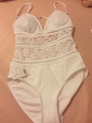 质量很好，棒棒哒，快递很快，衣服床起来很好看，下次还来，大家可以放心购买