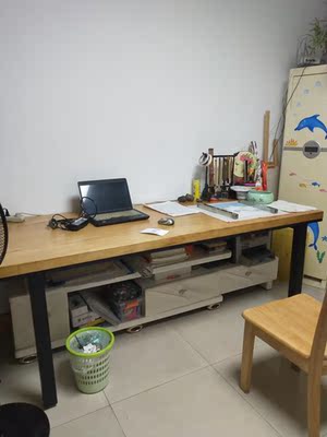 卖家发货快,物流给力,质量也是杠杠的哦,确定实木的,不是颗粒压缩板的,尺寸非常到位,便宜实用美观。 卖家发货快,物流给力,质量也是杠杠的哦,确定实木的,不是颗粒压缩板的,尺寸非常到位,便宜实用美观。