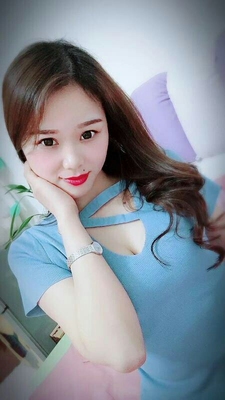 穿露肩装很适合，而且也不会滑，对于我这种容易掉肩带的人来说简直太好啦！穿起来很稳不会往下滑，比以前那种好多了，质量挺不错，值得入手，这是我买的最满意的一款，推荐了几个朋友购买，说效果非常满意，比起正常的bra，怎么跳都不会掉，也没有勒痕，非常喜欢