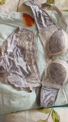 喜欢这种淡淡的颜色，花纹也不错。