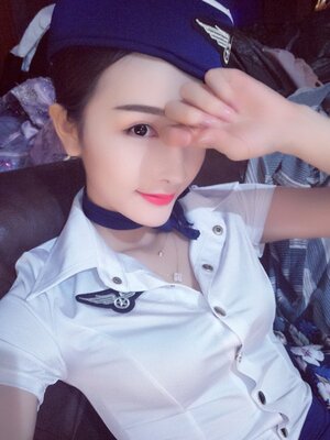 感觉比模特穿好看，很上镜