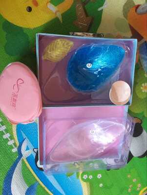 急用加急发的空运，让客服简装了，第二天就到了，发货及时。2款替换礼服都比较透，个人偏爱蓝色，两个都买了一对。