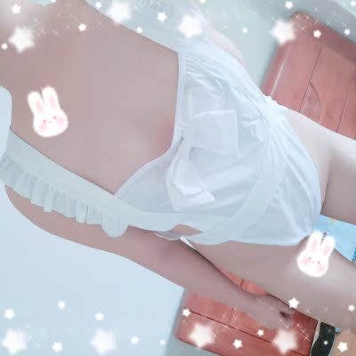 白嫩嫩的，穿起来像个少女一样