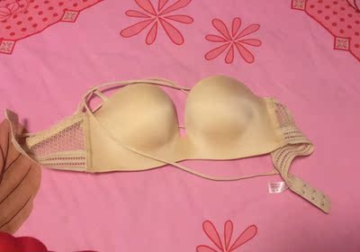 蛮好的 就是不用肩带的话会掉 其他方面还挺满意的