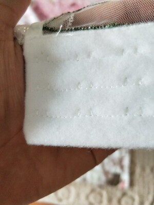 刚收到宝贝就忍不住先试了一下，哇，第一次穿这种性感的，感觉很不好意思，闺蜜直呼说好看，说肯定会迷死我老公，嘿嘿，闺蜜也忍不住让我帮她买，质量也好好，很舒服，这个价好值