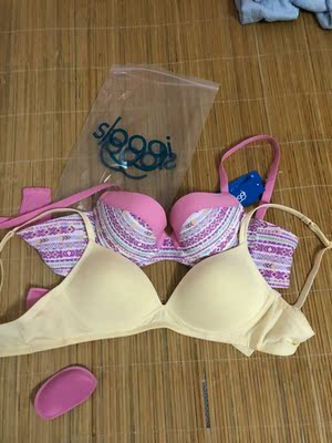 内衣也太好穿了吧，我之前也买过很多牌子的，在想为什么没有早点发现这个牌子呀，买了一件穿着舒服马上又回购了第二件，以后认准你家了，内衣设计很舒服也很贴合胸型，没有太多束缚感，尺码很准确太喜欢了～