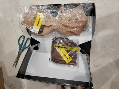 整体可以,买了三套,都是有钢圈的,一点都不聚拢的,胸小的。。。。总之穿着吧,也还算舒服 整体可以,买了三套,都是有钢圈的,一点都不聚拢的,胸小的。。。。总之穿着吧,也还算舒服