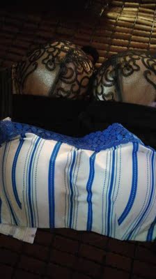 一直都在买雪妮芳这个牌子，特别适合小胸。感谢老板还送了五月牡丹这个牌子的胸罩。