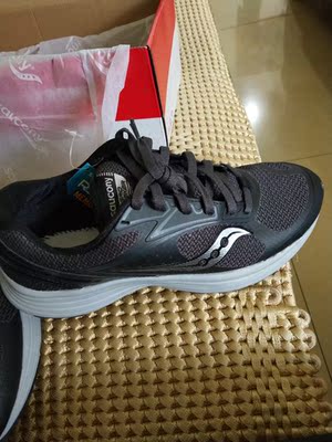 一般般，莆田生产，鞋垫软，鞋底硬，不到二百的价还是可以入手。