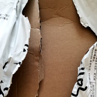 穿着很舒服,老顾客了,现在穿的文胸都是这家的,只是现在的快递不知道怎么回事,盒子都破了,好在里面还有个塑料袋 穿着很舒服,老顾客了,现在穿的文胸都是这家的,只是现在的快递不知道怎么回事,盒子都破了,好在里面还有个塑料袋