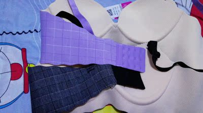 超喜欢,颜色很正,无钢圈的款式,弹性。都是很好的,杯体我以为是薄款的实际是上薄下厚的,聚拢效果超级棒。还送了一副肩带,一个背扣。很不错啦✌ 超喜欢,颜色很正,无钢圈的款式,弹性。都是很好的,杯体我以为是薄款的实际是上薄下厚的,聚拢效果超级棒。还送了一副肩带,一个背扣。很不错啦✌