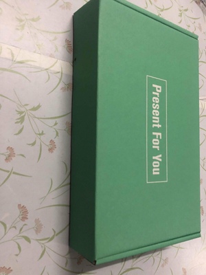 保密发货真的很棒了，包装很严，不会松垮，尺码大小也合身，没有异味，美美的，用来搭衣服正好，喜欢这款宝贝的亲们可以放心购买哦，不错的质量，经常买他们家的，超级放心～～～