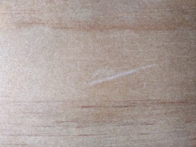 东西其实性价比还行,面是拼接的实木,味道也不大。铁质的桌腿材质应该一般。08号的抓粗肌理很不明显,以至于我以为发错货了。细看桌面发现很多划痕凹痕,非常多,客服说是肌理。如果这些是肌理的话,那向你道歉了!良心评价! 东西其实性价比还行,面是拼接的实木,味道也不大。铁质的桌腿材质应该一般。08号的抓粗肌理很不明显,以至于我以为发错货了。细看桌面发现很多划痕凹痕,非常多,客服说是肌理。如果这些是肌理的话,那向你道歉了!良心评价!