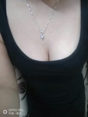 衣服收到了，挺性感的，也很满意，卖家态度不错，物流也很快，好评，下次再来光顾。😘😘😘