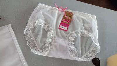 性感哦，大小合适，质量很好，裆部有棉布，超级喜欢，会回购