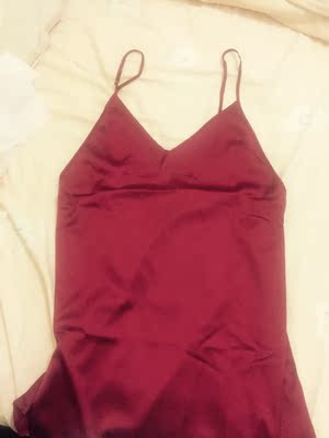 衣服摸上去手感还不错，就等着上身的效果啦