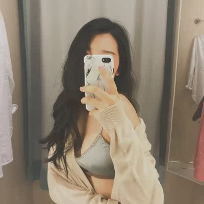 绿色很特别，内衣看起来很有质感，越来越喜欢这种法式的内衣了，这家店好像挺多这种的，开森