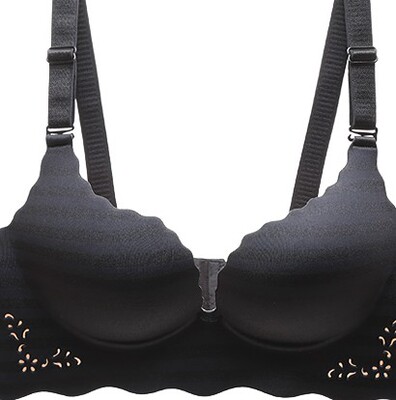 厚薄刚好的，手感摸着细腻顺滑，试穿了一下刚 好，客服推荐的，码数很正，比较亲肤的，做工 比较精致，后背很服帖，但不会扎人，洗了之后 才来评价的，下水了没有变形之类的，这个价格 很值了的