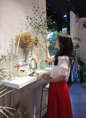 这件又换了防走光那件，杯型服帖不走光！你们都不知道我这个夏天是有多爱白色的衣服！防走光那件内衣就是百搭款。