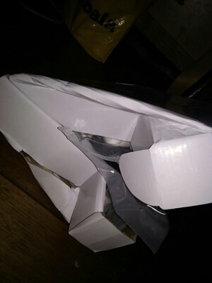 我买的是内衣啊！这是私人用品！拿到手却是被拆开过拿胶带又重新随便裹了下！感觉非常不好！！！