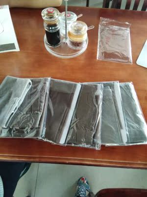 物流很快，服务态度也很好，就是有点小遗憾发货的时候没有送赠品，联系了一下卖家，她们答应给我补发赠品