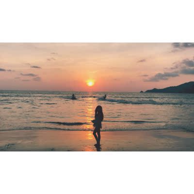 和男友在泰国旅游准备的 超性感 质量很好 穿了好几次了 这款很挑身材的哦