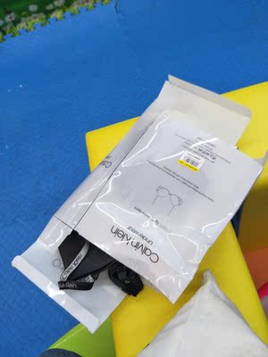 物流多慢不说。起码东西到了,能对得起这么多天的等待,这就是到货后的状态,我还以为丢了一个,找了半天才看见一个内衣已经跑到盒子外面了,盒子已经面目全非了。质量没有上次光滑面的好,因为买了上次的质量挺好,所以这次才入手。真实从头到尾失望 物流多慢不说。起码东西到了,能对得起这么多天的等待,这就是到货后的状态,我还以为丢了一个,找了半天才看见一个内衣已经跑到盒子外面了,盒子已经面目全非了。质量没有上次光滑面的好,因为买了上次的质量挺好,所以这次才入手。真实从头到尾失望